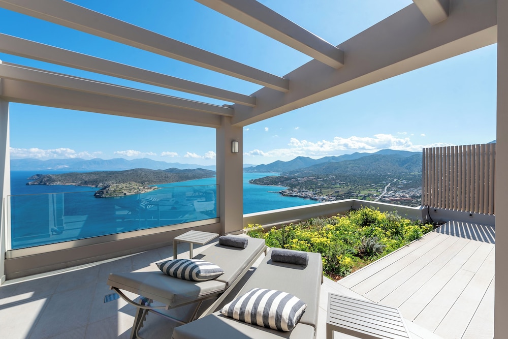 Notiko villas