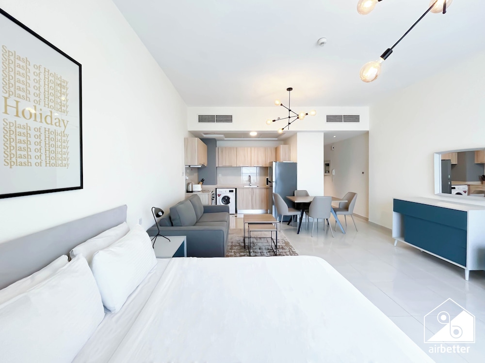 Gorgeous Studio With Balcony Business Bay