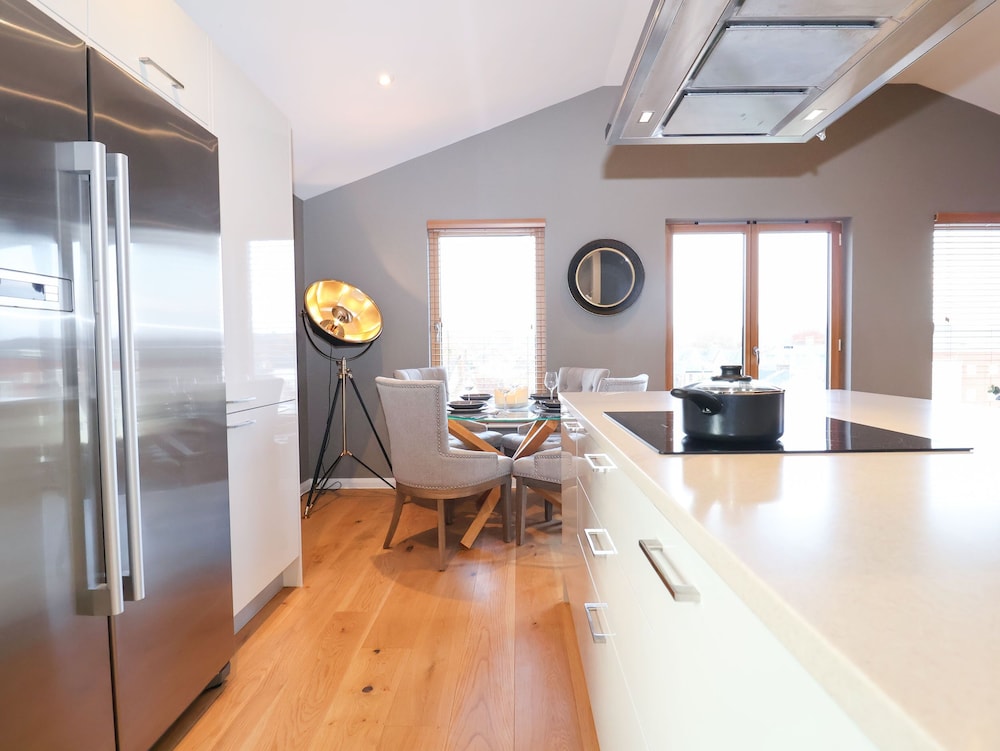 Woodbridge Penthouse