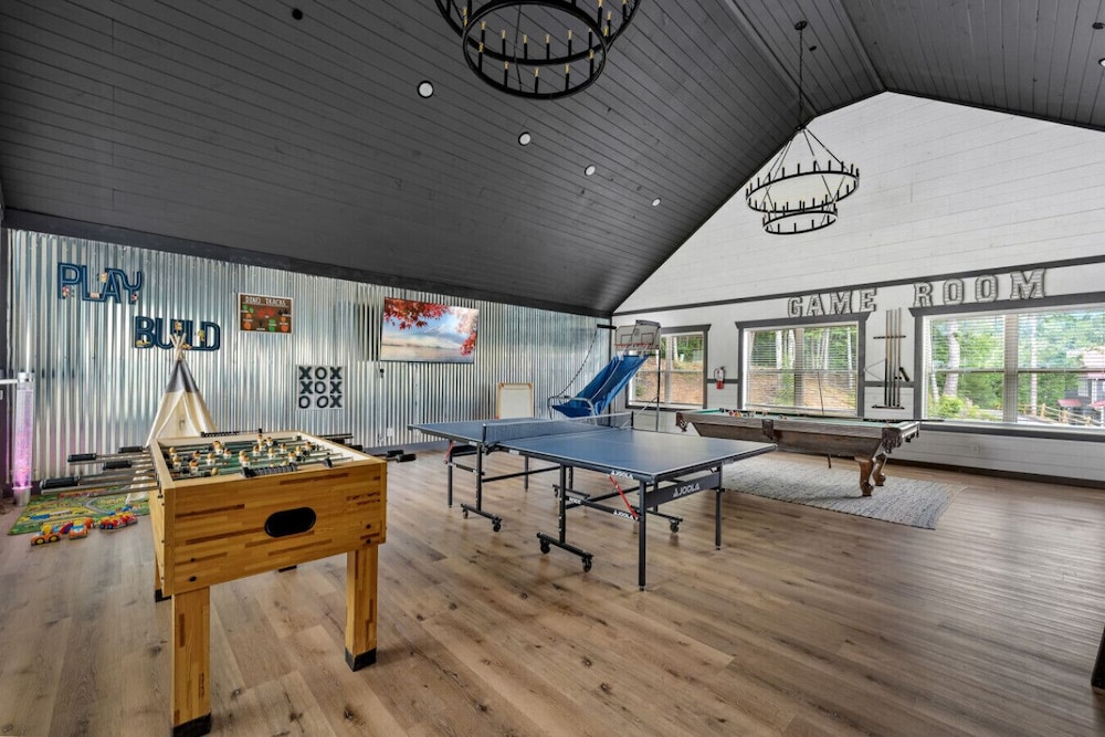 Summit Luxe Resort