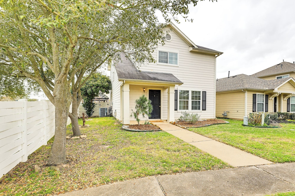 12 Mi to Energy Corridor: Family Home w/ Grill!