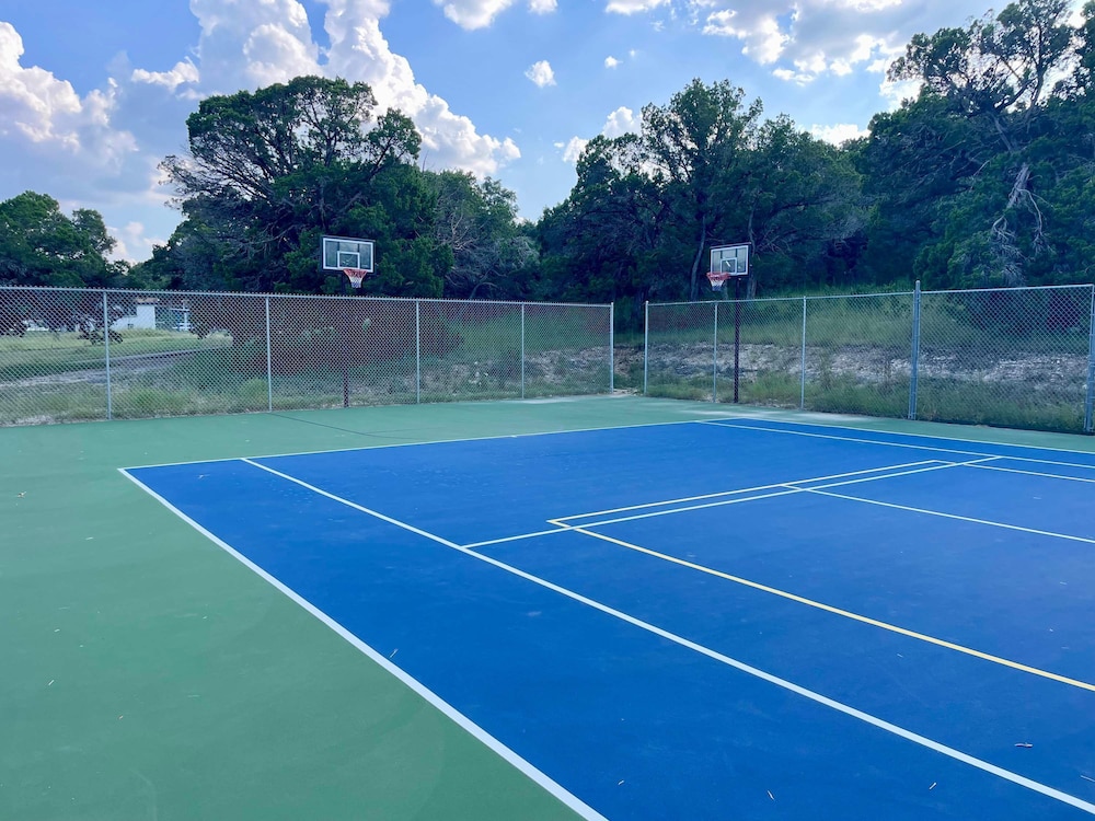 4 3 two King Beds Perfect Sunset Lake Views Pickleball Fire pit Lvl2 EV POA Pool