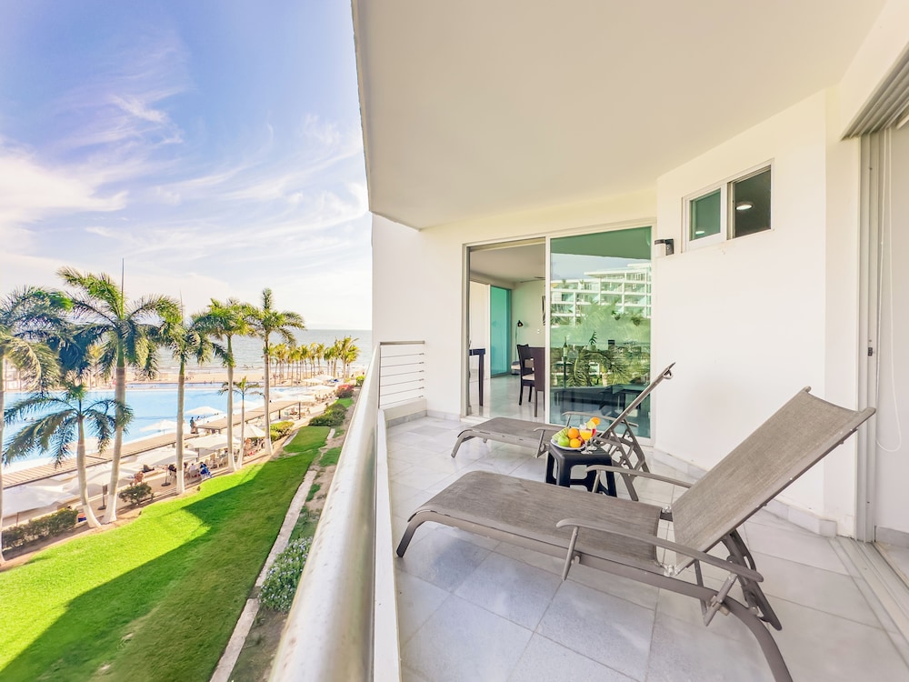ARIA Residence Beachfront luxury