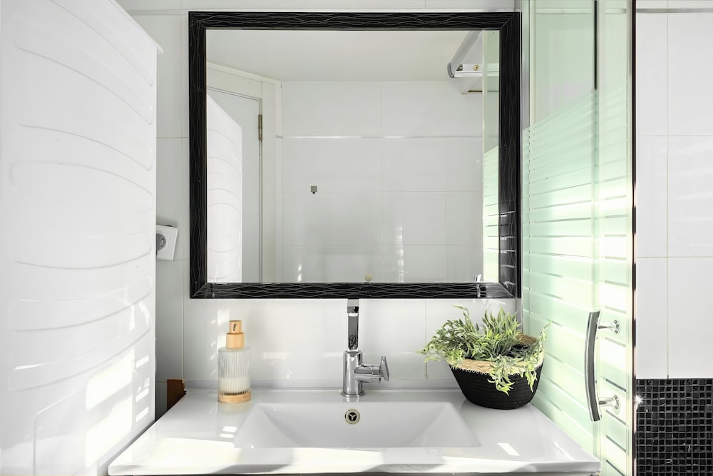 Royal Park Apt Resort by Sea N Rent