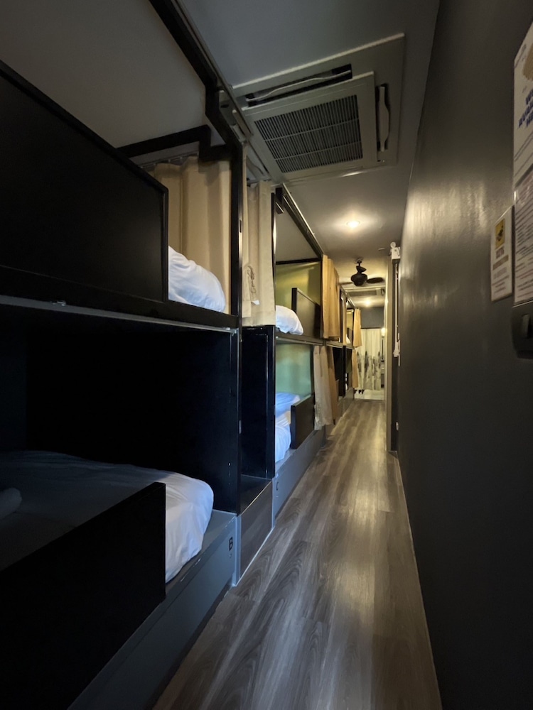 Four Sisters Homestay - Hostel