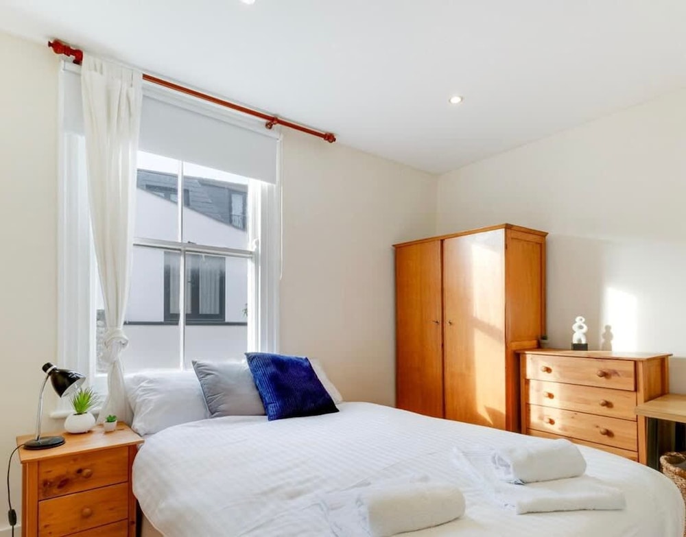 Cosy Spacious 2 Double Bedroom- Central Fulham
