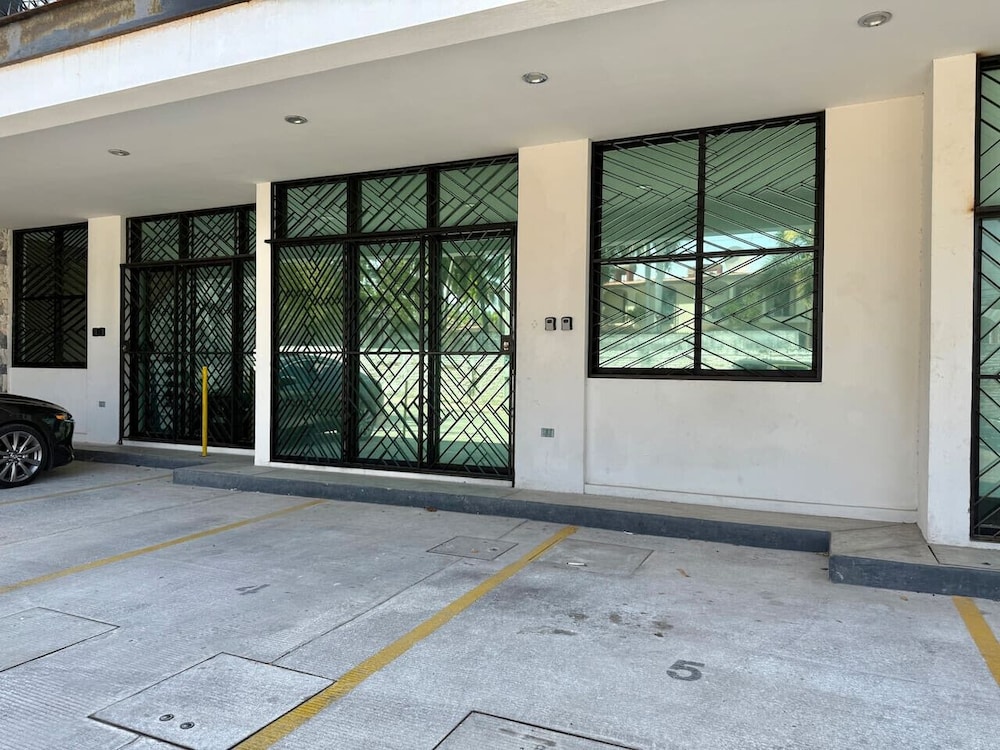 Rincon Colonial Apartments
