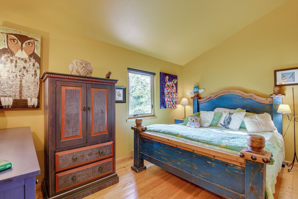 Bike, Hike & Ski: Artsy Steamboat Springs Retreat!