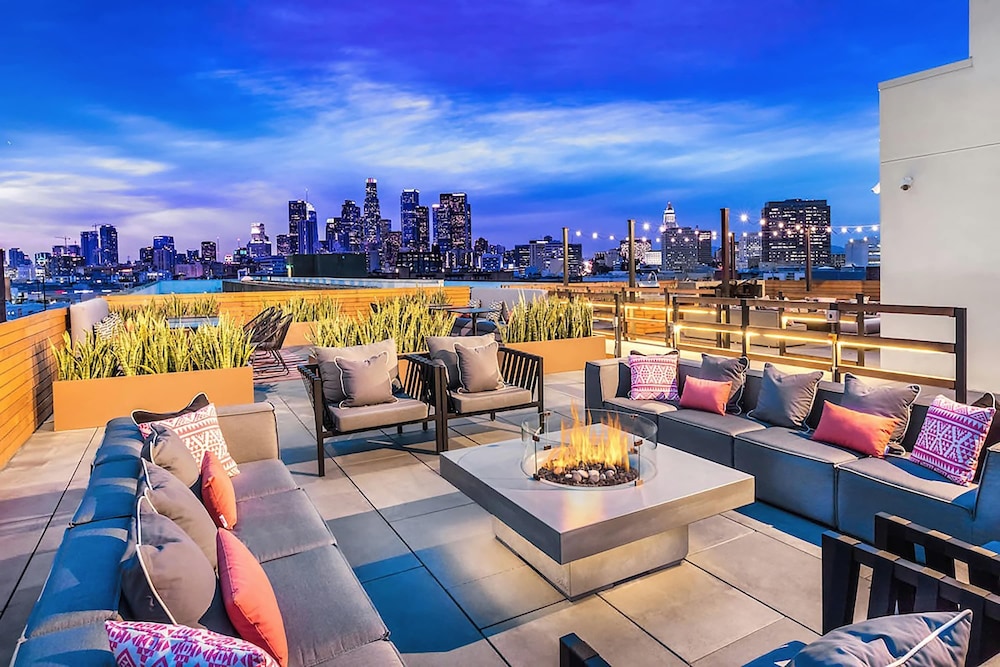 Stylish 2BR Near Dodgers Stadium by Oneluxstay
