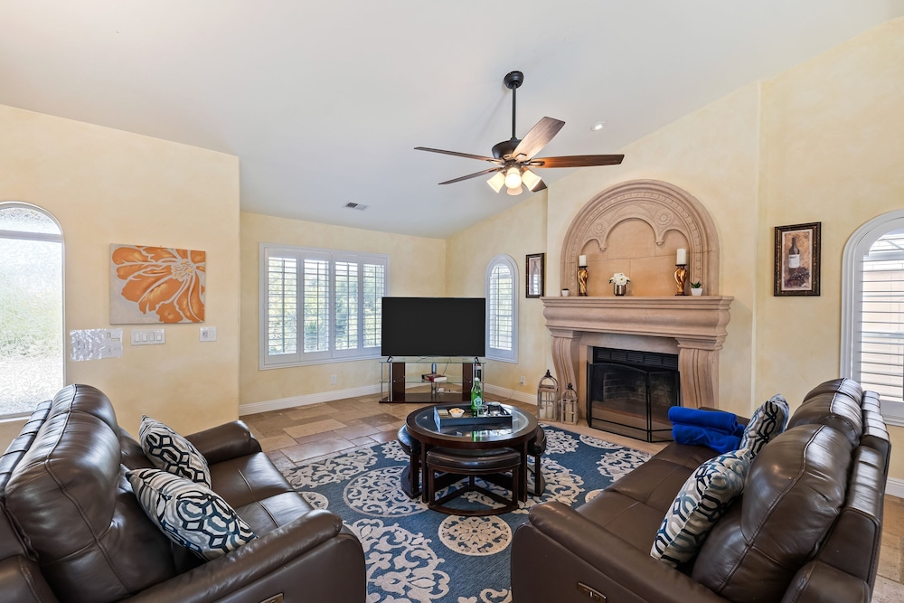 Chardonnay Charm by Avantstay Luxe Group Retreat w Pool Mins to Wineries
