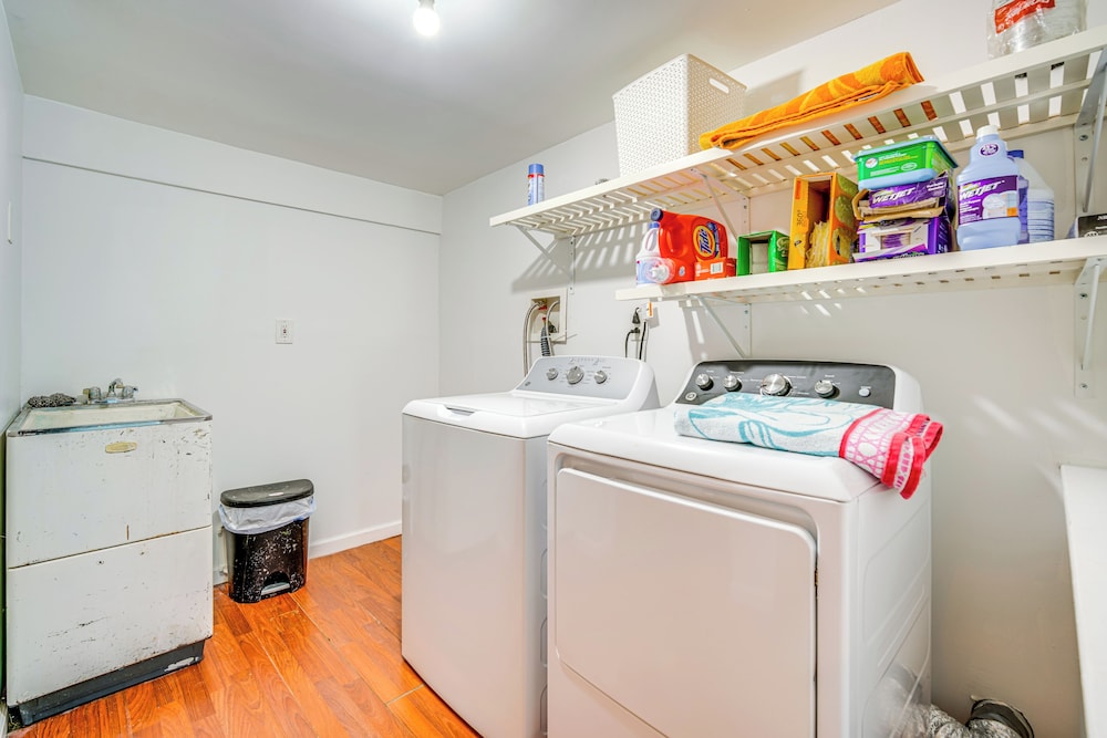 8 Blocks to Beach: Bbq-ready North Cape May Home!