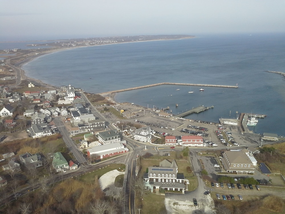 The Inn at Old Harbor