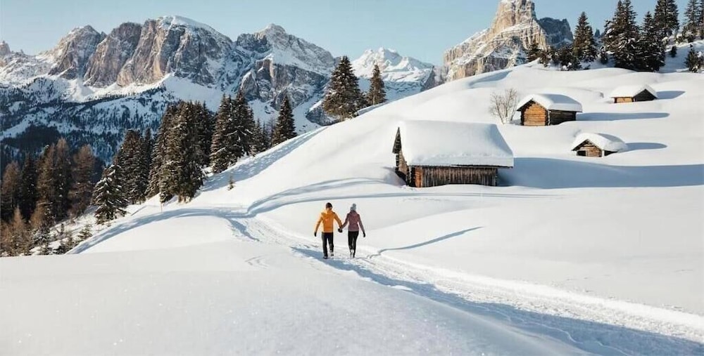SAN PIETRO Dolomiti Small Budget Hotel