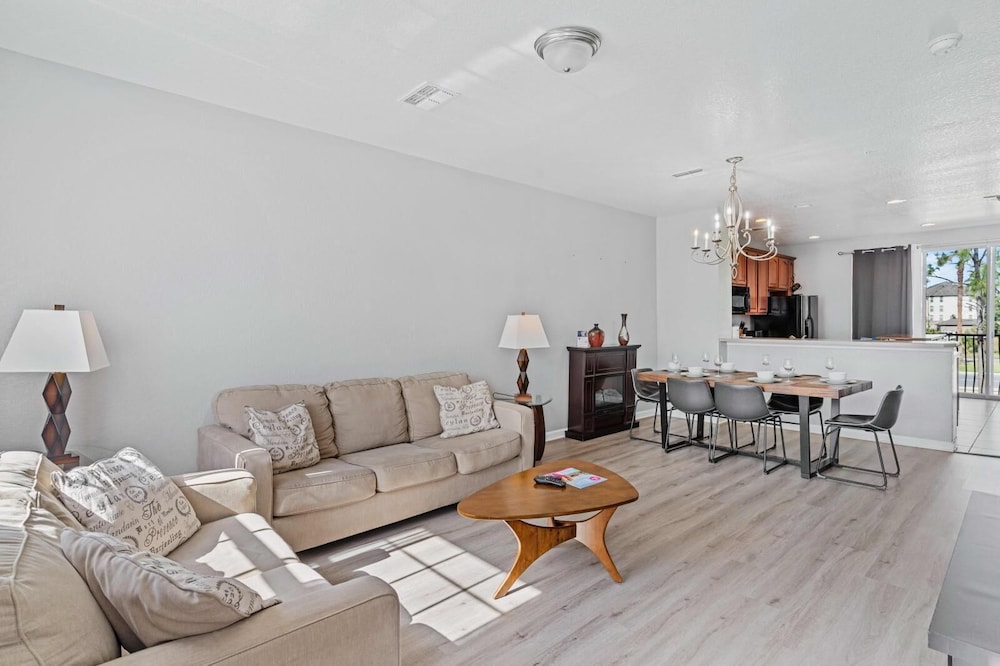 Vista Cay Swanky