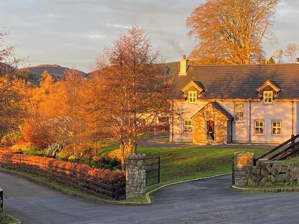 Mountain View Retreat in Rostrevor With hot Tub