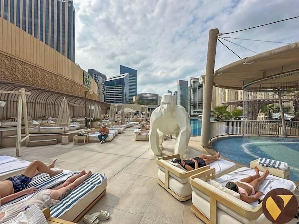 Vogue JW Marriot 23rd floor Marina View