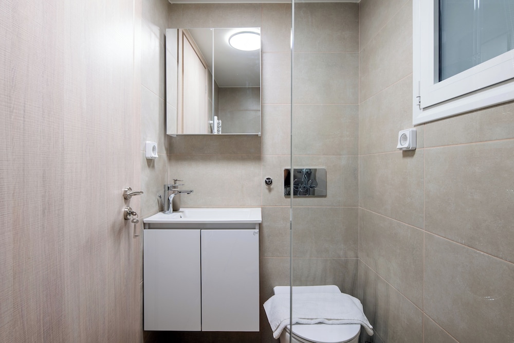 Astrea 1- Bedroom Apartment in Athens