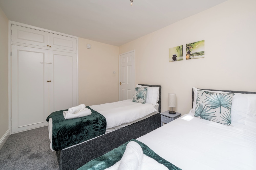 Redhill Retreat - Cozy 2 Bedroom Apartment