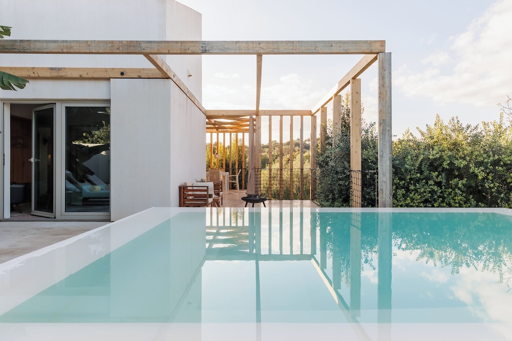 Laranjal Farm House