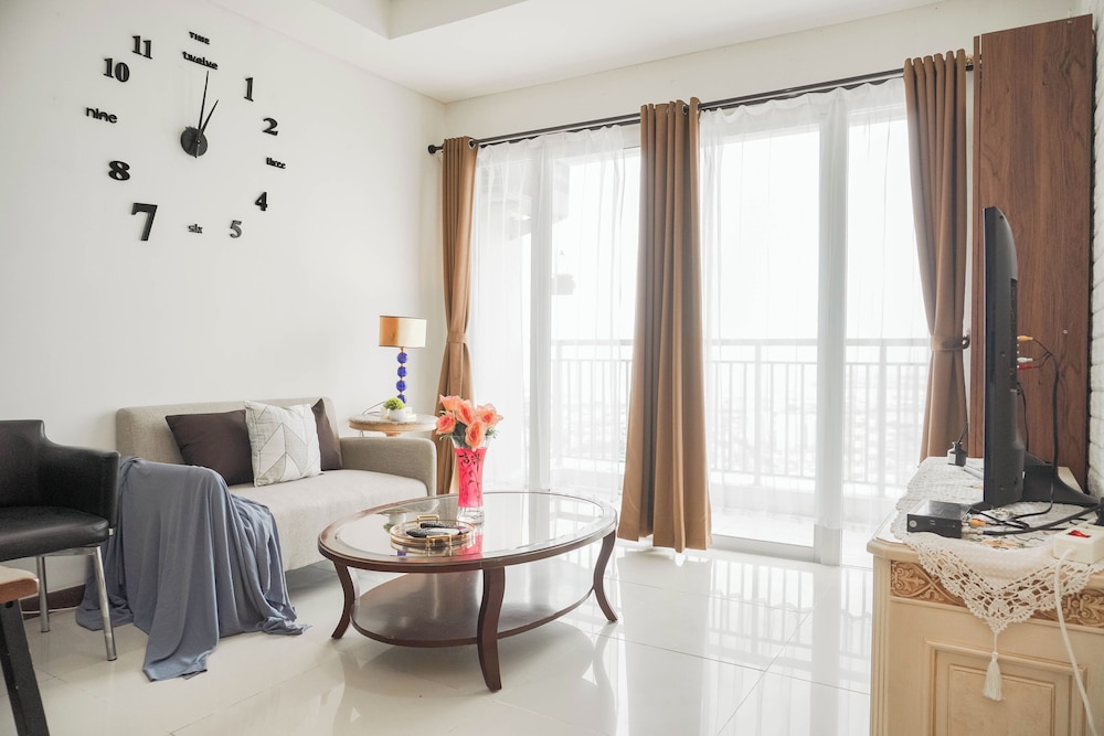 Spacious And Comfortable 2Br At Green Bay Condominium Apartment