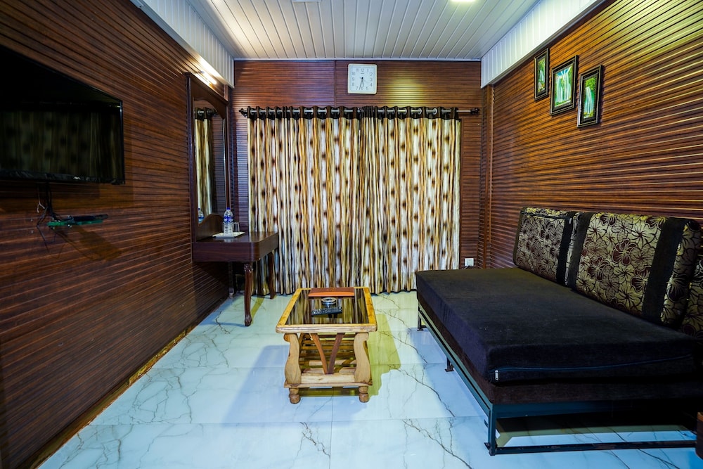 Hotel Kumar Plaza