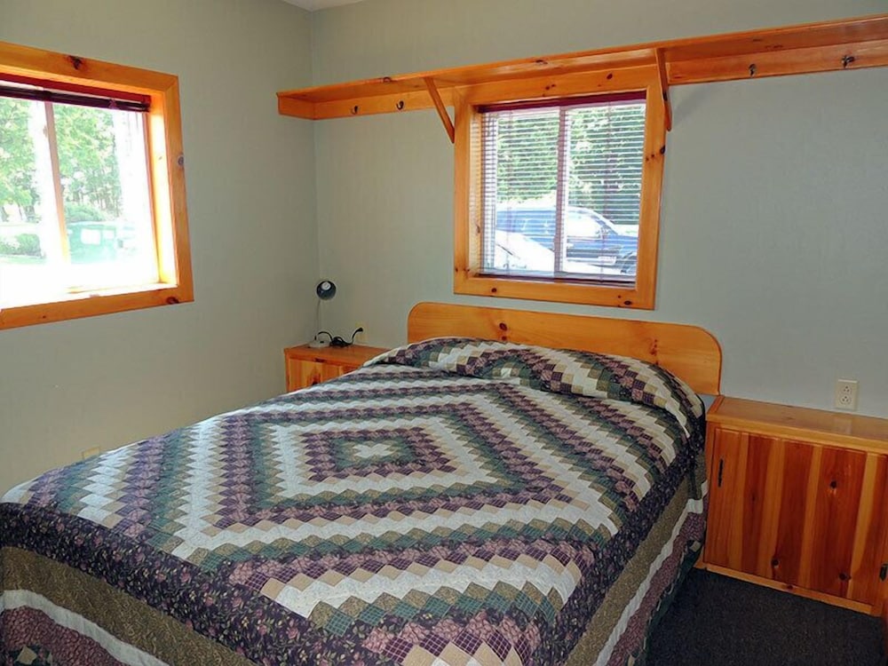 Angel Rock Waterfront Cottages and Vacation Homes