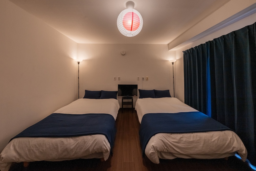 Namba West 5 connecting room