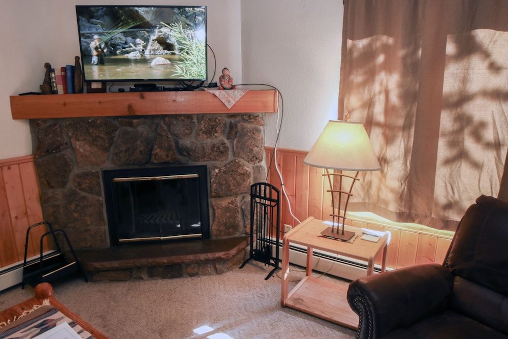 Sunnyside Knoll: 9 1 Bedroom Cabin - Property Image 8