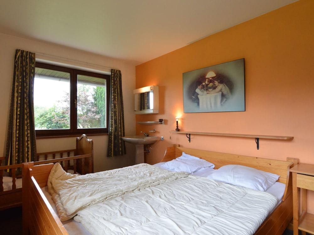 Cozy Forest Chalet in Ovifat view 5