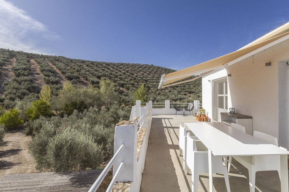 Casa Olivo in Izn jar