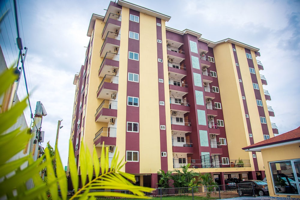 Earls Court Spintex Apartment
