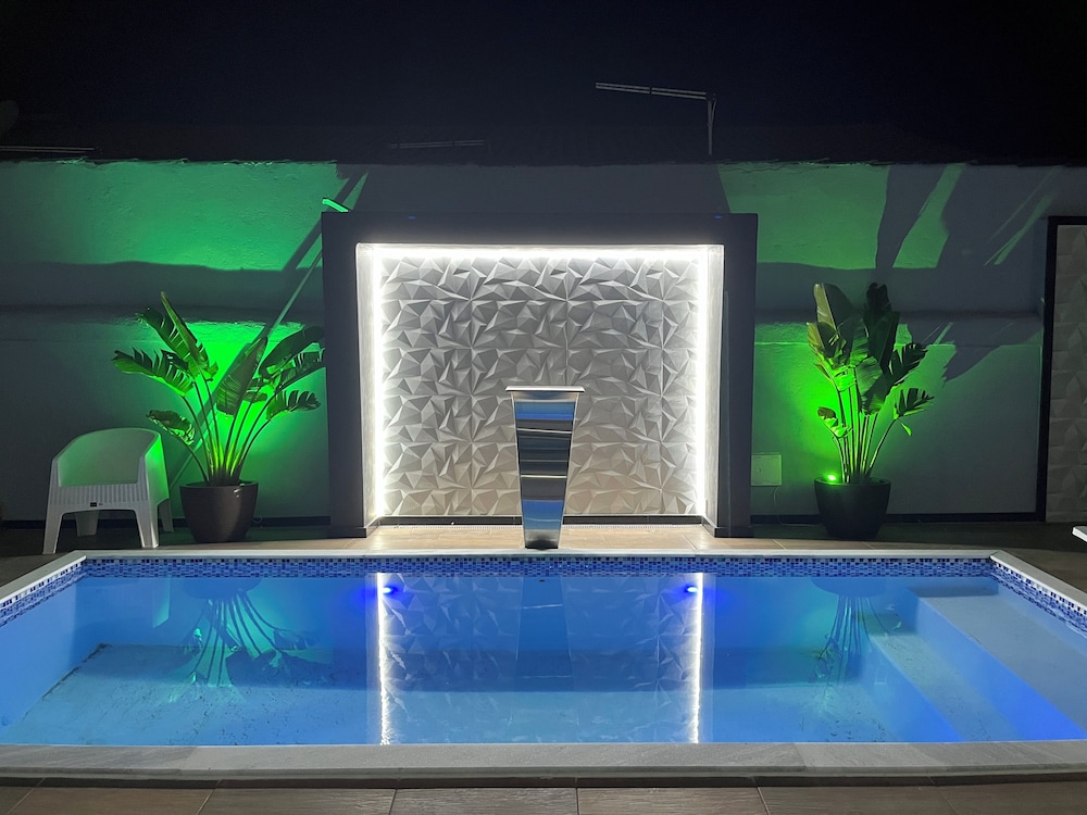 Aptos com Piscina e AC Brazilian Corner