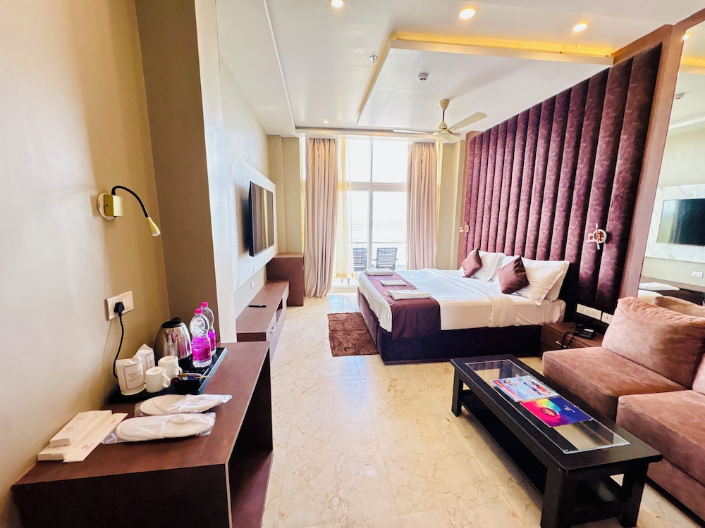 The Bay Suites Puri With Sea View