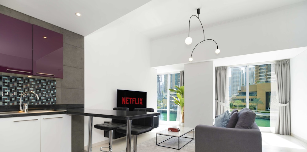 LUX The Cayan Superior Suite 2