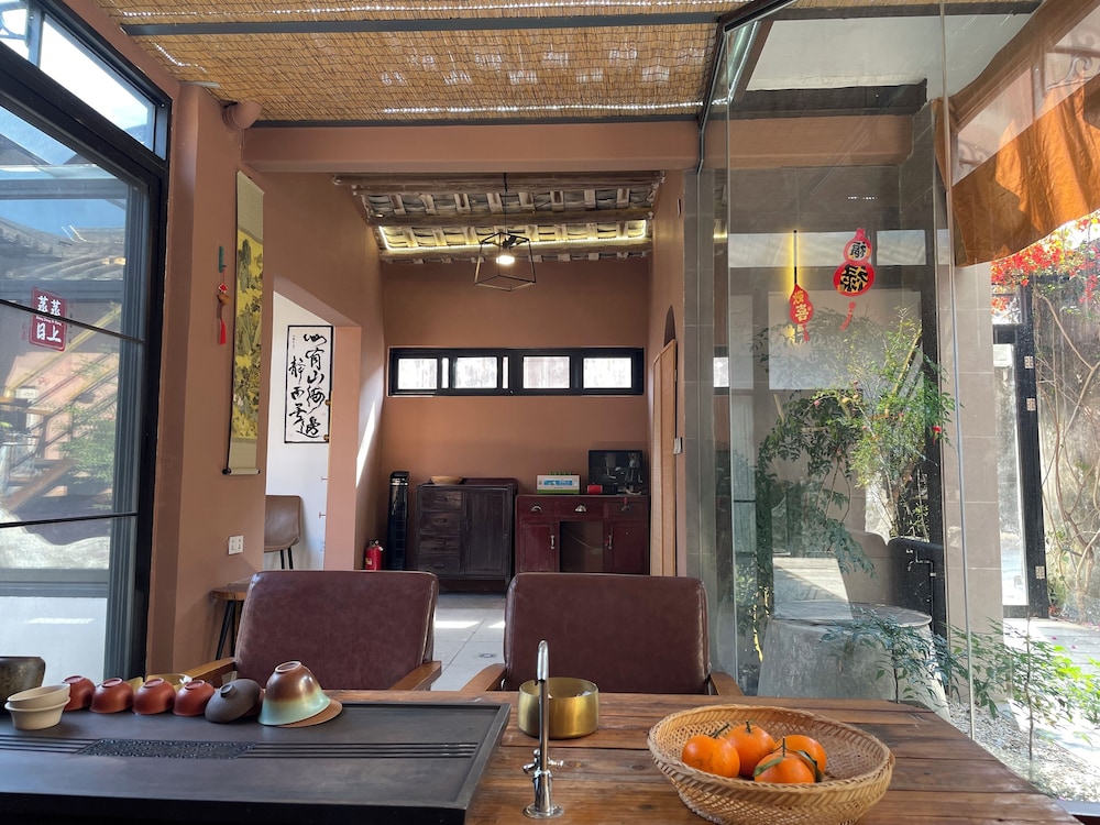 Serenity Courtyard Hotel