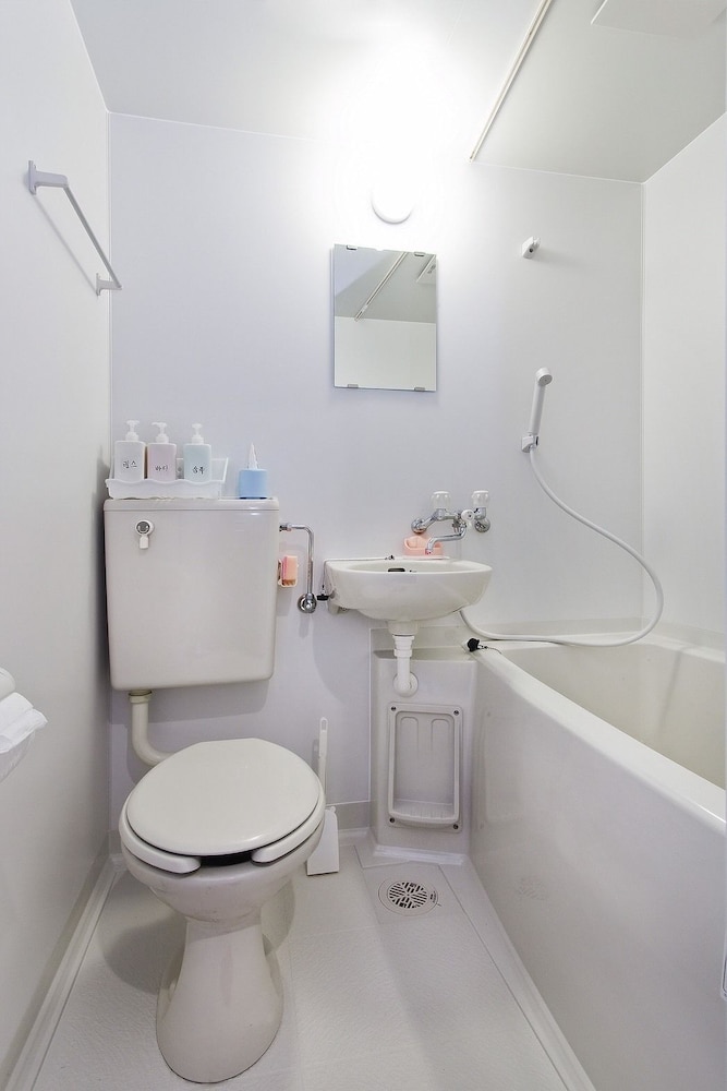 Young Minbak Osaka Guest House