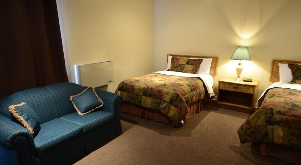 Barons Motor Inn