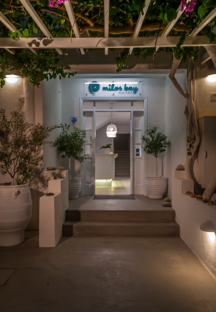 Milos Bay Suites