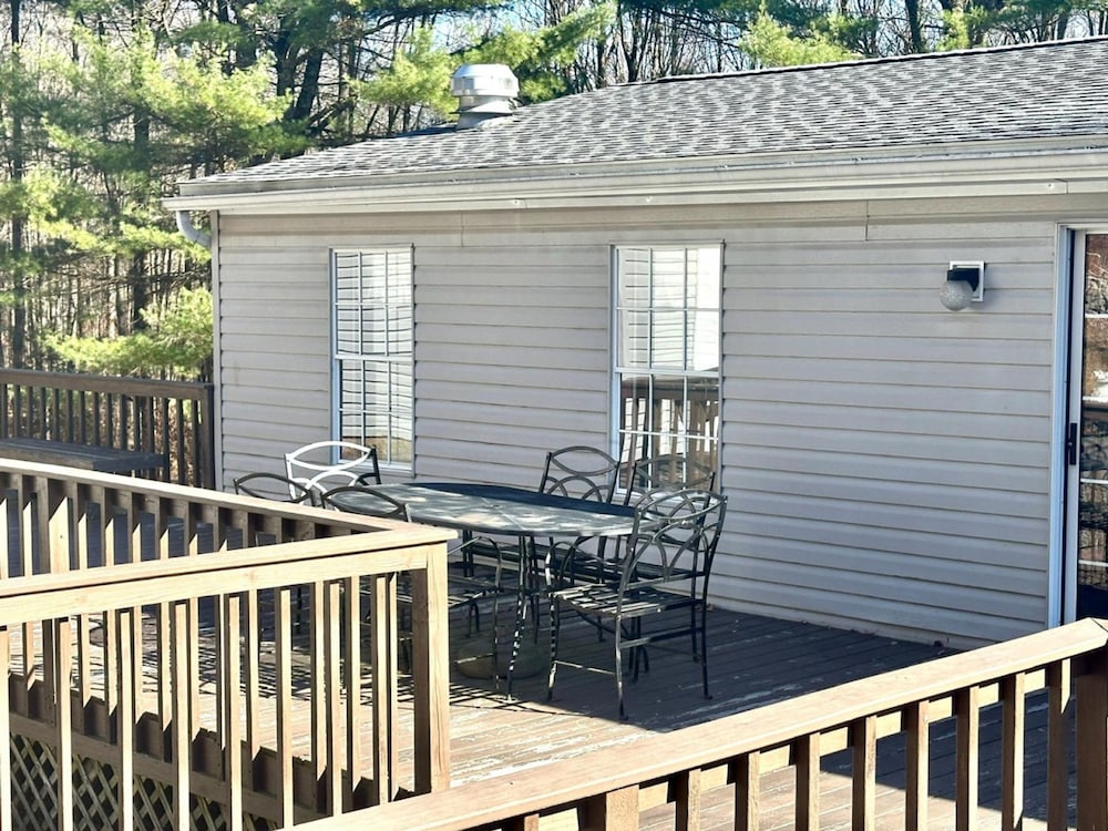 Secluded Lodge Farm Views 50 Acres Wifi