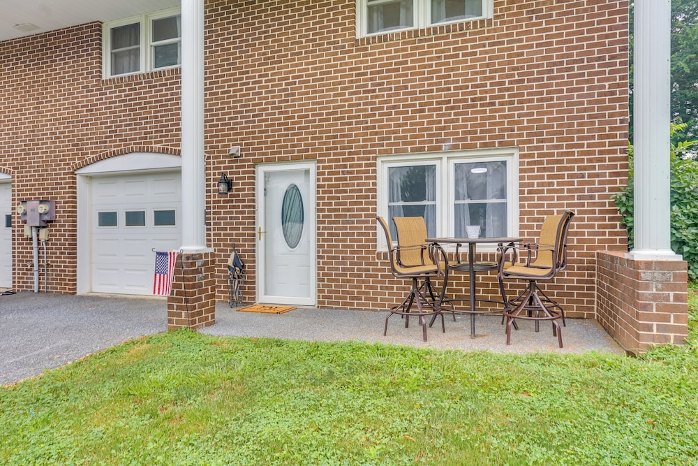 Family Retreat Near Hersheypark w/ Horse Farm View