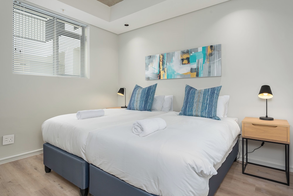 Luxury 2 Bedroom Mountain Views