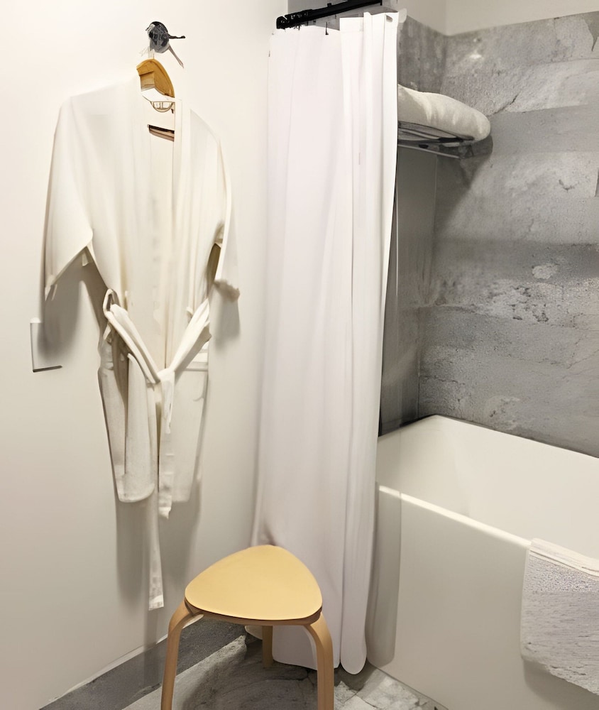 Modern Suite 1 - Heart of Roma Norte