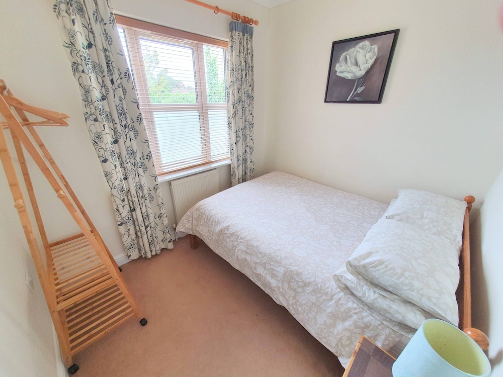2-bedroom House Near Town With Superfast Wi-fi view 2