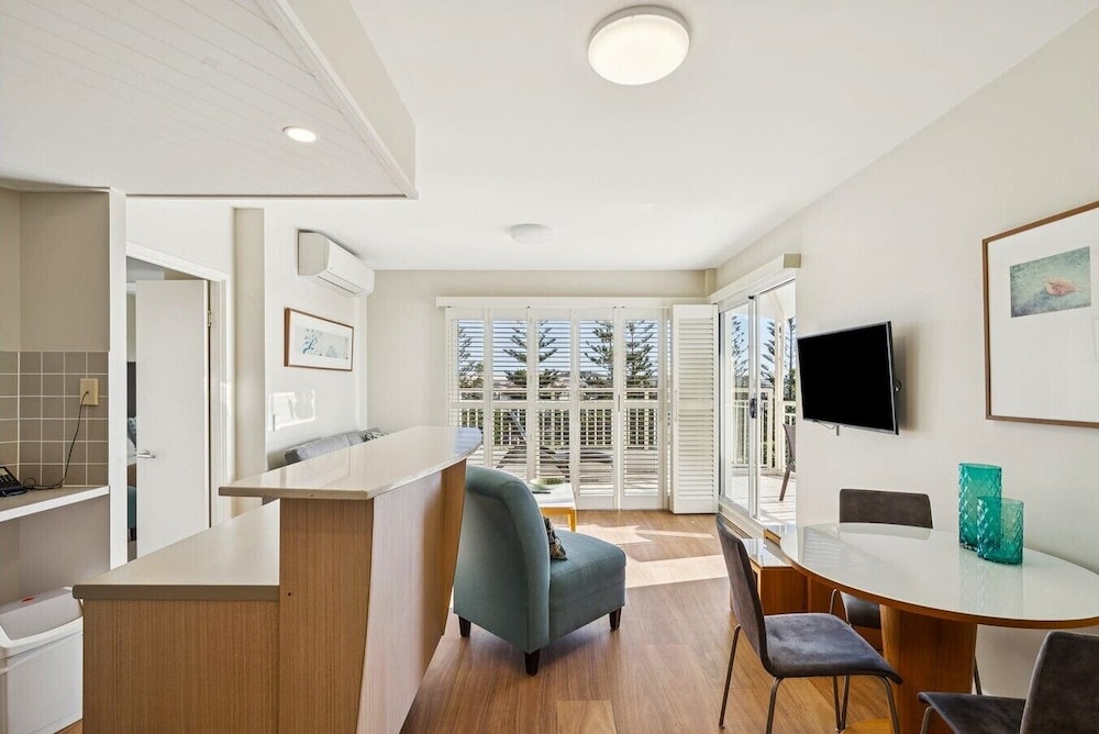 The Pool Resort Kingscliff - 2B Dual Key (1307/08) - Holiday Management Co.