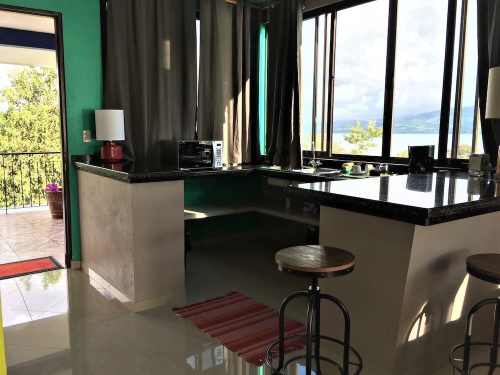 BlueBay Bugenvil Lake Lodge