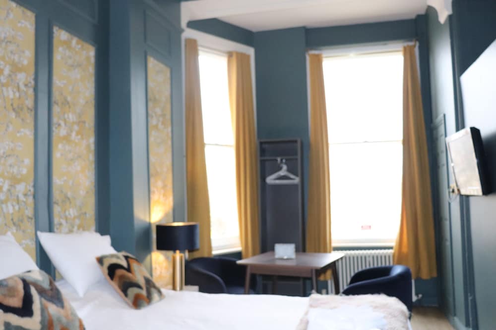 Rooms on The Prom