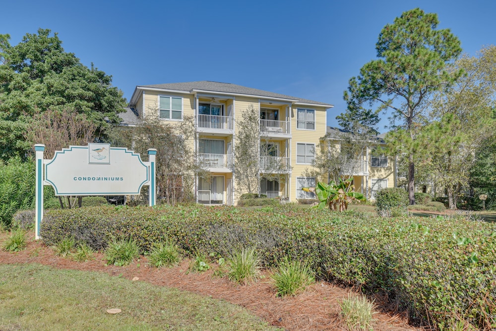 Miramar Beach Apartment: 3 Mi to Beach Access! view 4