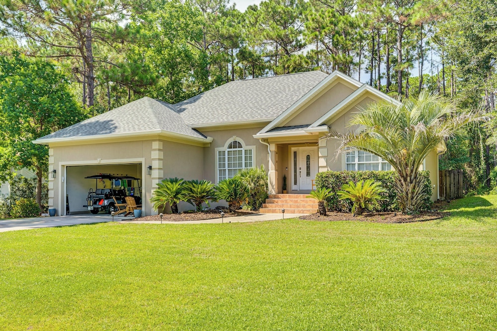 30A Poolside Oasis: 2 Mi to Beach & Boat Access