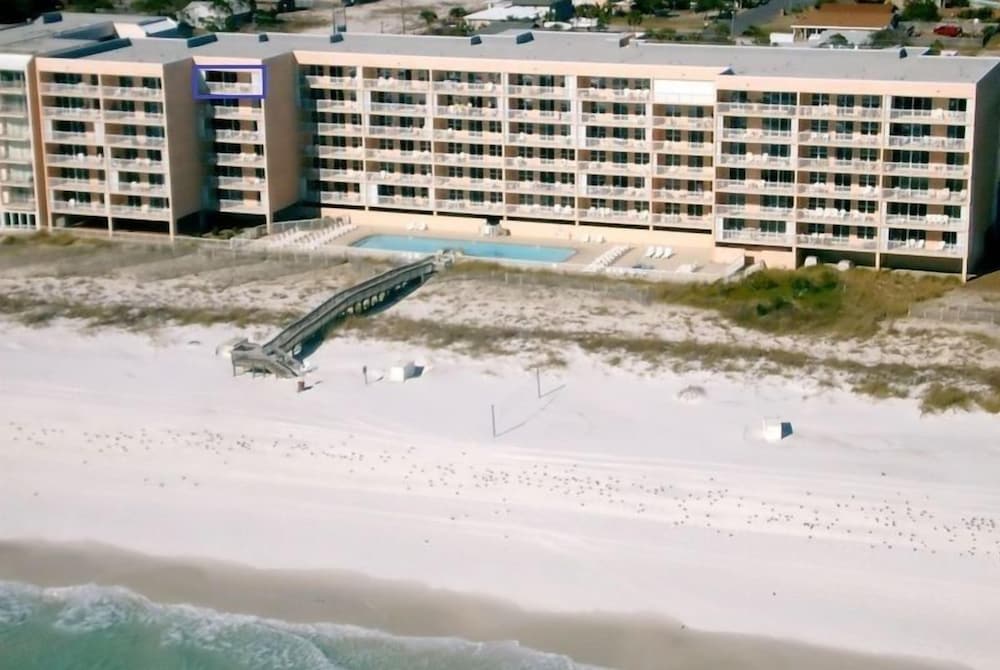 Islander 7010 by Brooks and Shorey Resorts