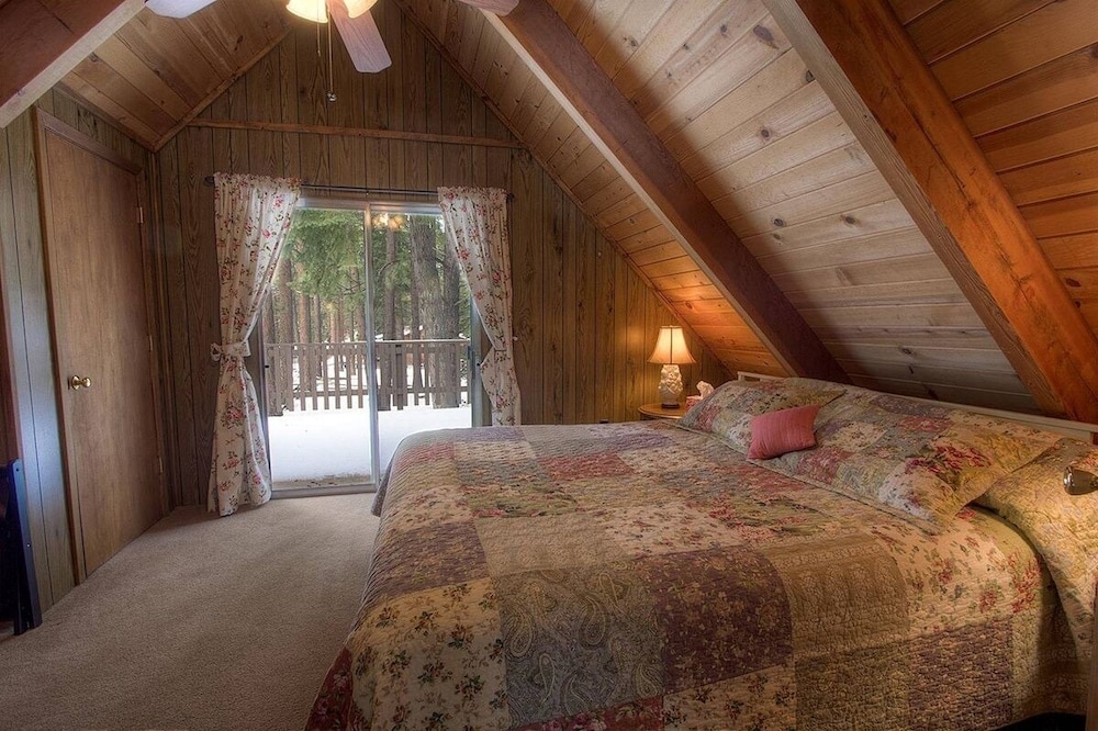 Lake Tahoe Vacations - Coyote Den 3 Bedroom Home by RedAwning - Property Image 17